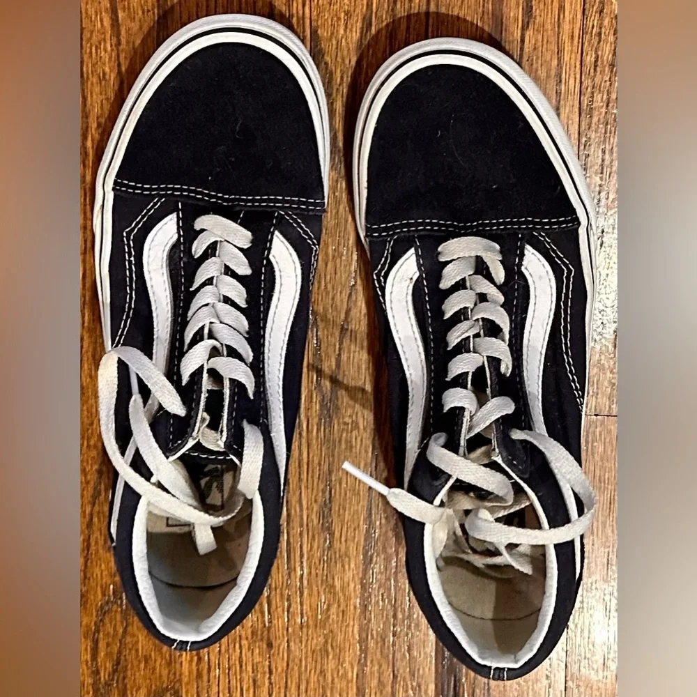 Vans kids off